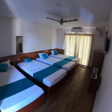 Hotel Dolly Pokhara Extérieur photo