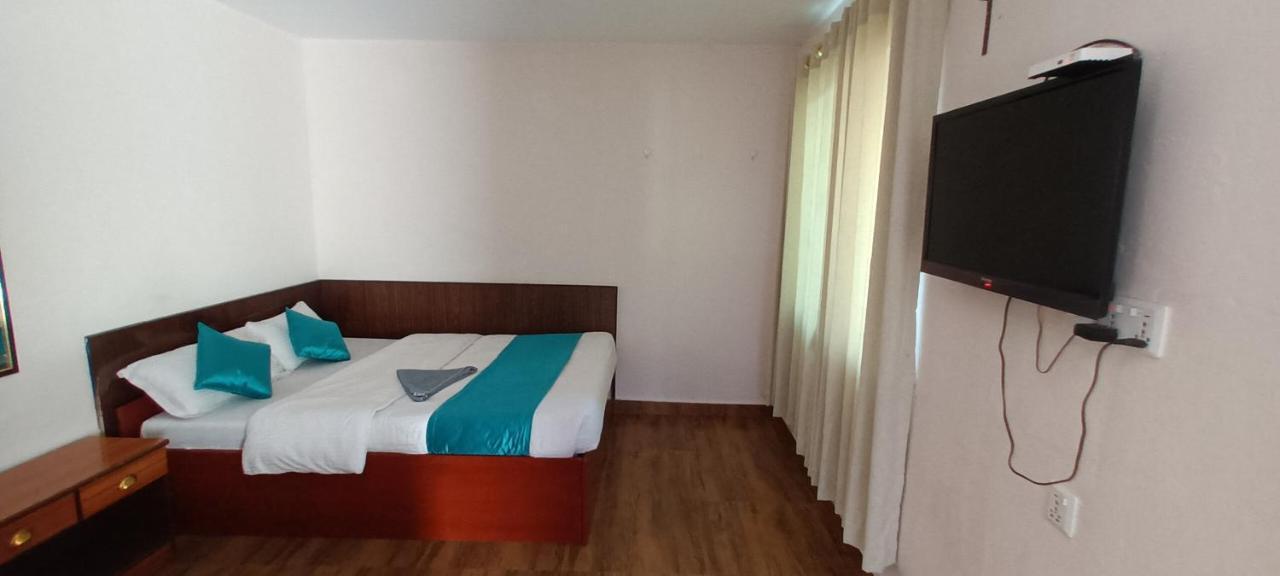 Hotel Dolly Pokhara Extérieur photo