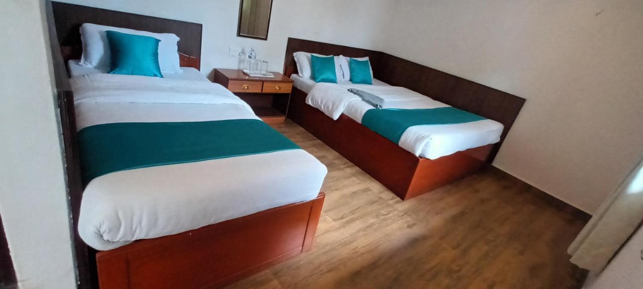 Hotel Dolly Pokhara Extérieur photo