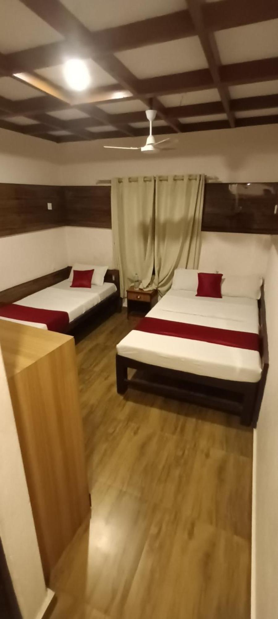 Hotel Dolly Pokhara Extérieur photo