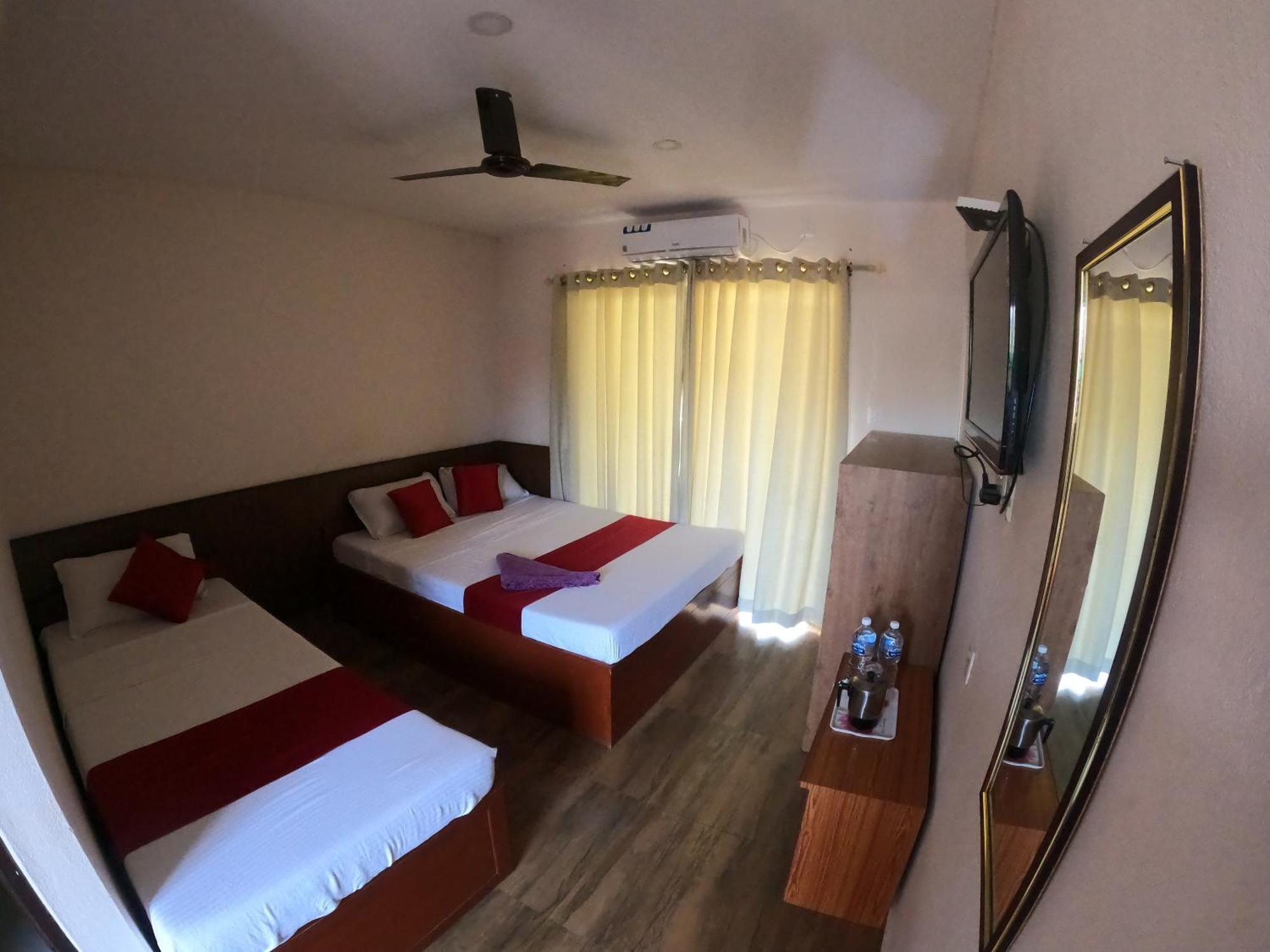 Hotel Dolly Pokhara Extérieur photo