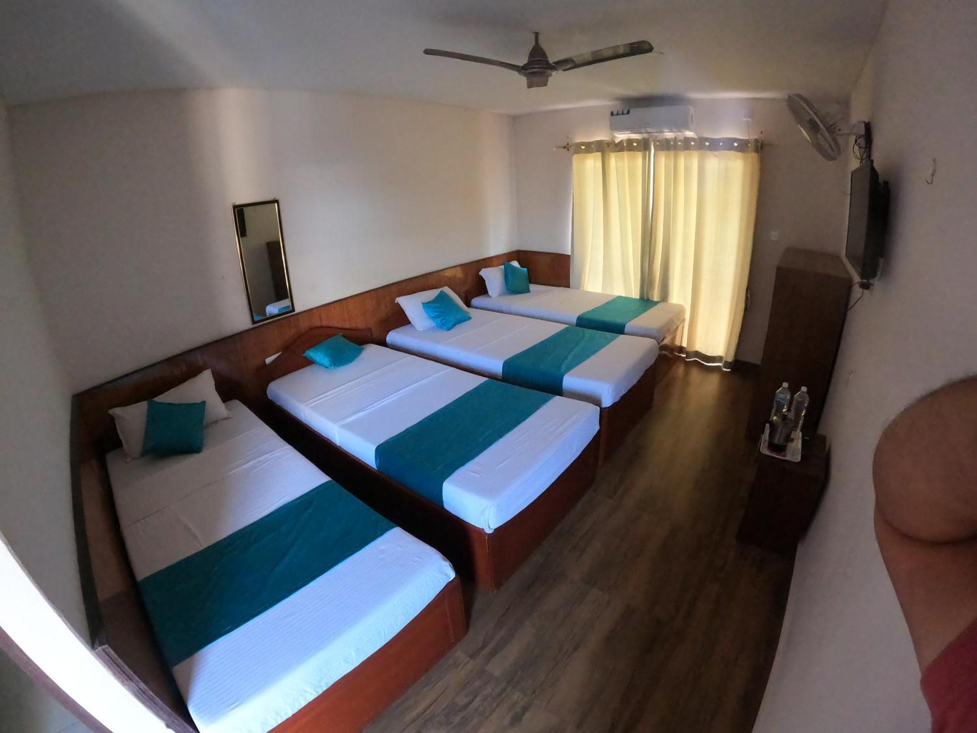 Hotel Dolly Pokhara Extérieur photo
