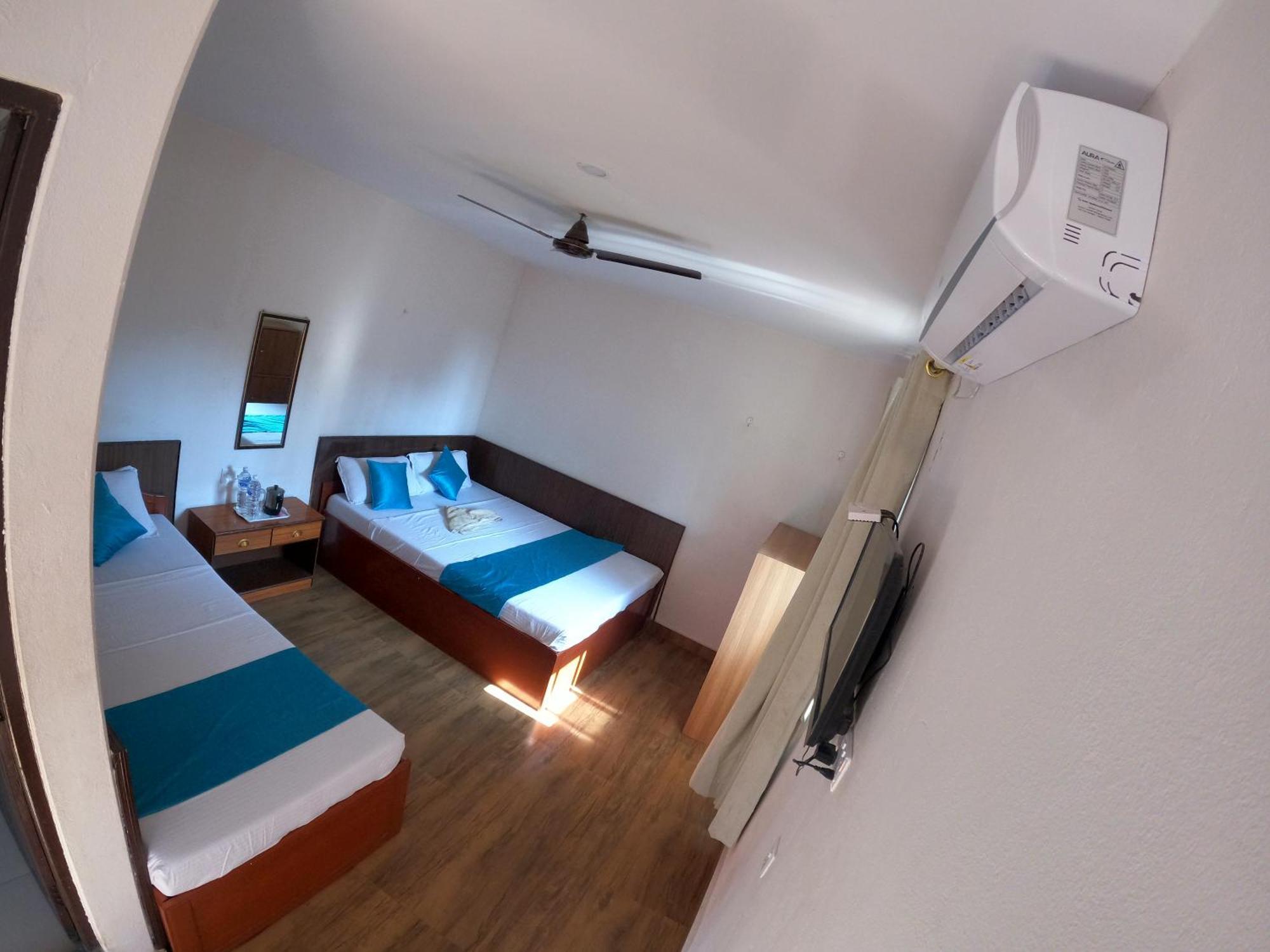 Hotel Dolly Pokhara Extérieur photo