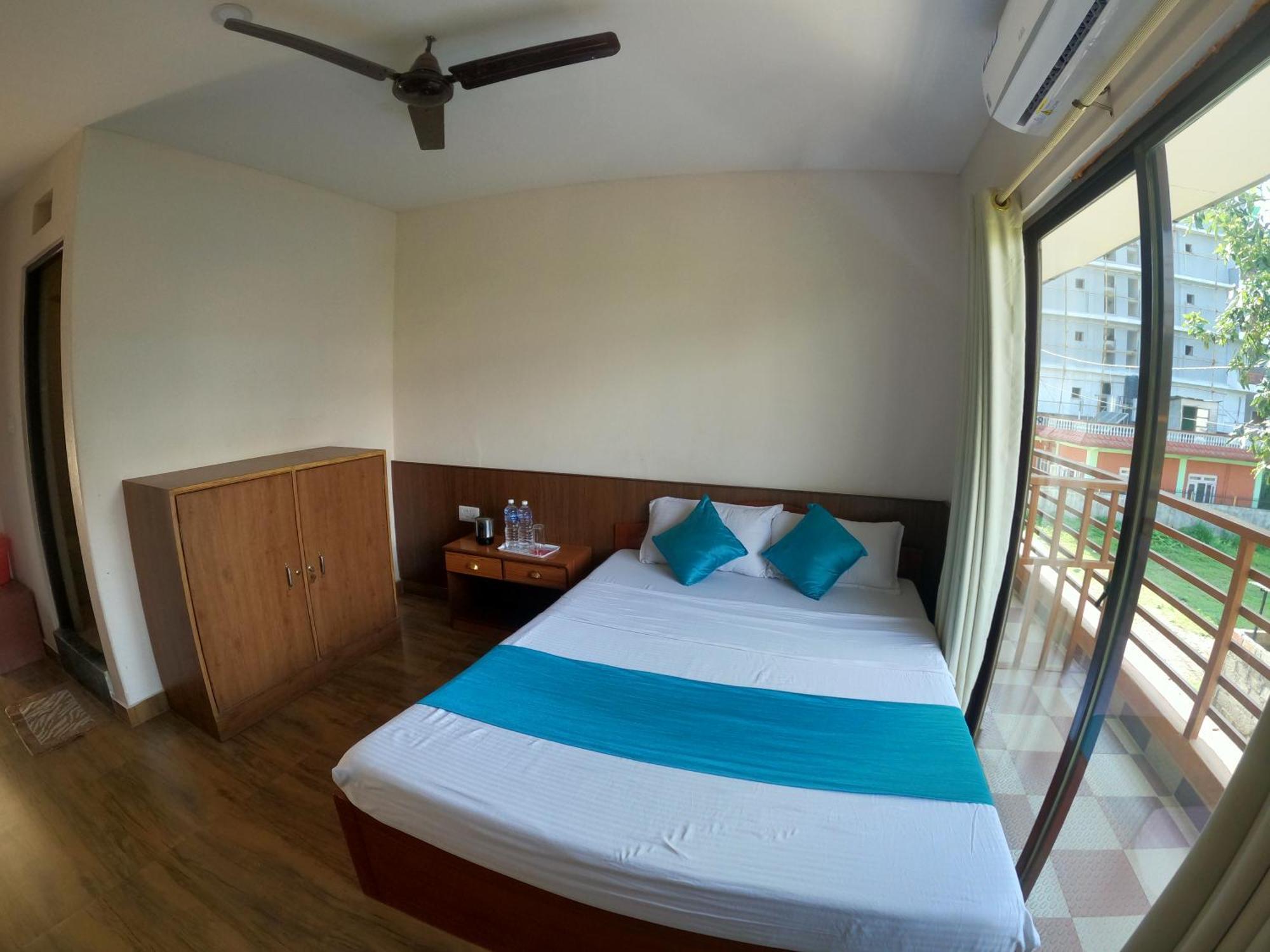 Hotel Dolly Pokhara Extérieur photo