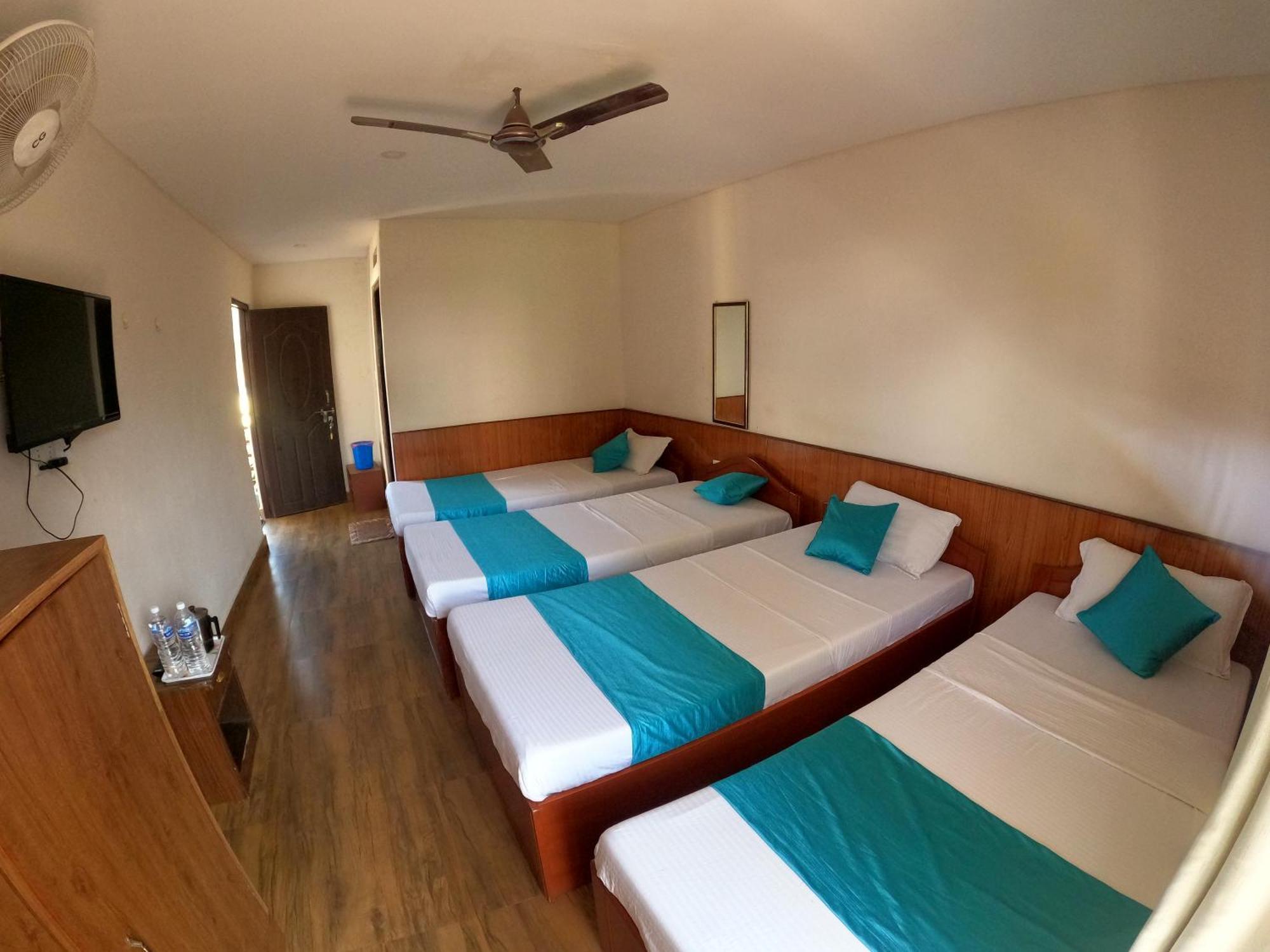 Hotel Dolly Pokhara Extérieur photo